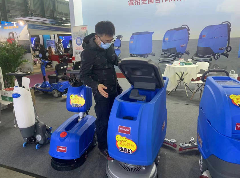 新乡坦洁洗地机公司致力于电动洗地机的生产、销售和服务百家