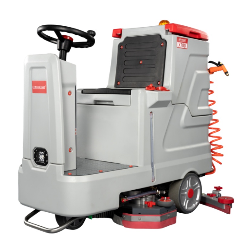 新乡坦洁全自动驾驶式洗地机X700